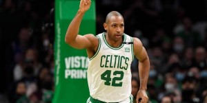 【大发扑克】乌度卡：不确定霍福德是否缺战G2 怀特和格威将会首发出战