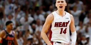 【大发扑克】板凳匪徒！希罗出战27分钟15中7砍下18分8板3助1断 上半场15分