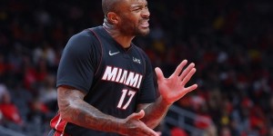 【大发扑克】雪上加霜！PJ-塔克左膝挫伤 本场不会回归