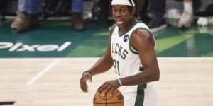 【大发扑克】薪资专家：霍勒迪由于入选最佳防守二阵 获得12万美元奖金