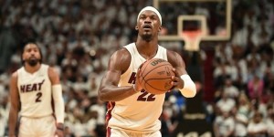 【大发扑克】略铁！巴特勒半场8中2&三分2中1 拿下7分3篮板4助攻