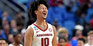 【大发扑克】美记：老鹰&独行侠将试训越南裔前锋杰林-威廉姆斯