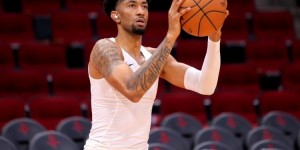 【大发体育】火箭媒体：火箭去年就想送走伍德 独行侠是首个提供首轮签的队伍