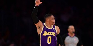 <?php the_title(); ?>