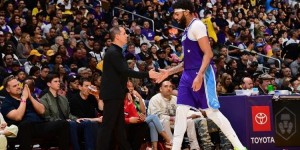 【大发扑克】小斯：AD需要保持健康和专注于篮球 这是湖人能够前进的关键