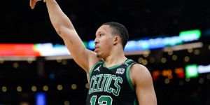 【大发体育】格威：看到勇士庆祝活动后让我想回到总决赛 这感觉变得更强烈