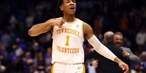 【大发体育】黄蜂试训6位新秀 田纳西大学控卫肯尼迪-钱德勒在列