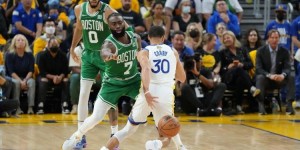 【大发体育】过去四战第三节 库里52分&命中率离谱VS绿军首发五人70分