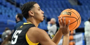 <?php the_title(); ?>