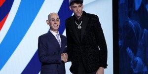 【大发体育】2022年NBA选秀大会：雷霆用榜眼签选中霍姆格伦！