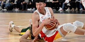 【大发体育】一拿到球就被包夹！周琦全场贡献5分8板1断3盖帽