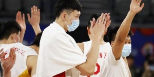 【大发体育】杨毅：我们三后卫无身高优势 末节是否可再上个内线分担周琦压力