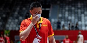 【大发体育】杜锋：周琦在内线的表现非常惊艳 高水平的澳大利亚都要对他夹击