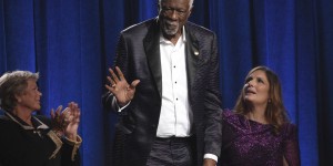 【大发体育】魔术师：为了纪念拉塞尔 萧华应在NBA退役6号球衣