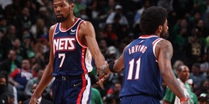 【大发体育】自己选择留队KD却申请交易？欧文：这很尴尬 我尊重他并表示理解