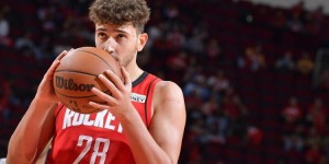 【大发体育】塞拉斯：申京需持球在手 费尔南多现阶段适合与首发搭配