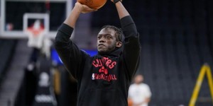 【大发体育】雷吉：乔治组织了赛后总结会 我们这些老家伙知道该怎么做