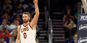 【大发体育】全场三分球50投23中！骑士末节轰出37-15翻盘尼克斯！