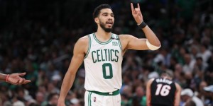 【大发体育】塔图姆赛季前4场均至少得到25分 队史继皮尔斯与大鸟后第三人！