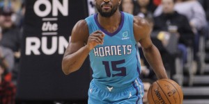 【大发体育】肯巴-沃克4年前的今天空砍创生涯纪录的60分 而今已成自由球员