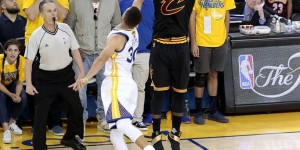 【大发体育】库里：16总决G7本有机会赢 但最后我太执着于回应欧文的三分