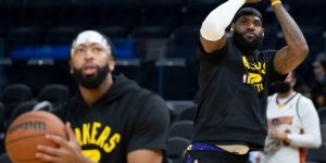 <?php the_title(); ?>