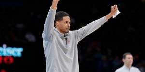 【大发体育】塞拉斯：我一直在跟队员强调转移球 年轻球员还是会犯错