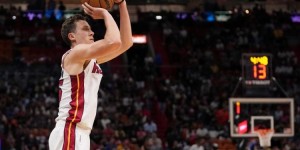 【大发体育】斯波：邓罗在今日训练中手指被队友球衣缠伤 将缺战奇才