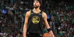 【大发体育】克莱开局投进三分之后6次出手全部打铁 半场7中1得到3分！