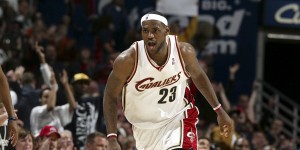 【大发体育】面包：人们以为詹姆斯走进电话亭就变成超人 不知道他训练多努力