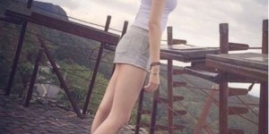 【大发扑克】超長！捕獲星巴克長腿正妹逆天長腿收不好，腰細腰身＋纖長細腿根本極品！，大发助力你的致富之路！