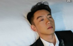 【大发在线扑克】郑恺参加程晓玥母亲郭敬红的葬礼,网友夸其仗义，大发助力你的致富之路！