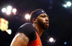 【大发扑克】历史上的今天：浓眉单场59分20篮板