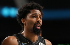 【大发扑克】Spears：篮网在出售丁威迪 尽管他还处在受伤状态