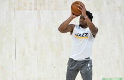 【大发扑克】米切尔：我将参加三分大赛 曾求英格尔斯同去但他太老了