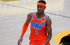 【大发扑克】未入选全明星谁更可惜？记者晒亚历山大&布克数据对比