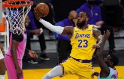 【大发扑克】詹姆斯：浓眉长期缺阵是一个新的挑战 希望卡鲁索最后选择三分