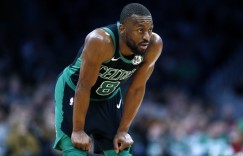 【大发扑克】走出会场！沃克19中10贡献32分 得分赛季新高&带队止连败