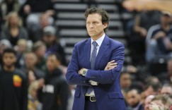 【大发扑克】斯奈德：需要每个人都带着精准打球 本场我们的带球时间太长了