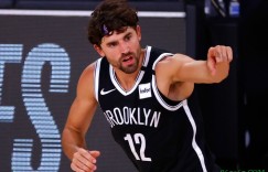 【大发扑克】乔-哈里斯：我们很依赖三巨头 但球队其他人也很能打