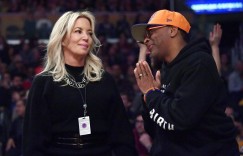 【大发扑克】珍妮-巴斯：当阵中拥有老詹时目标一定会是夺冠 愿为此支付奢侈税