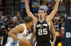 【大发扑克】马刺上一次赛季中期做交易要追溯到14年2月 将德科洛送至猛龙