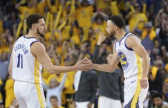 【大发扑克】科尔：库里的伤是短期的 克莱到75岁都能投篮