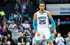 【大发扑克】华盛顿成为1983年后至少一次罚球出手&登场最久但得分挂零的球员