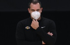 【大发扑克】沃格尔：施罗德应该提高三分质量 贝勒是NBA最伟大的球员之一