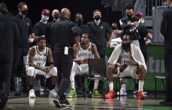 【大发扑克】哈登：很幸运能一直保持高水平 期待杜欧这周回归