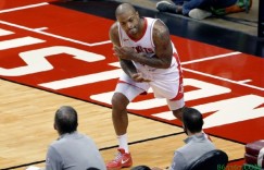 【大发扑克】各自安好！火箭送别塔克只为选秀权 硬汉赴雄鹿助力争冠