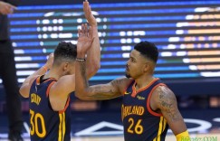 【大发扑克】库里转推！贝兹莫尔：今晚大家能量很棒！欢迎回来30号！