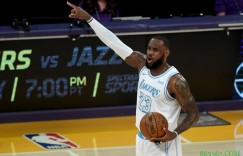 【大发扑克】名记Lowe谈詹姆斯：现役最强球员8年没拿MVP 有点扯