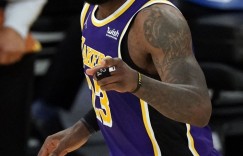 【大发扑克】歇大了？詹姆斯13投5中拿到18分10助攻